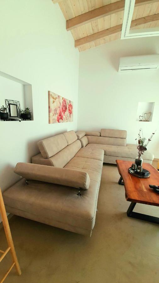 With Heated Private Pool And Bbq Apartmán *
