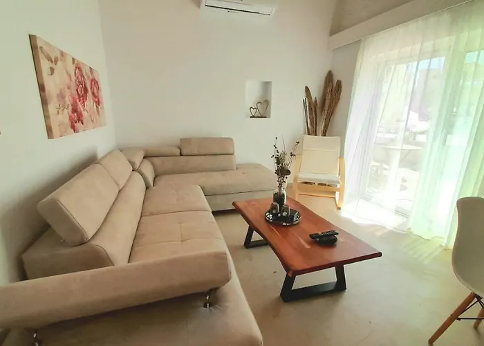 Georgioupoli Villa With Heated Private Pool And Bbq