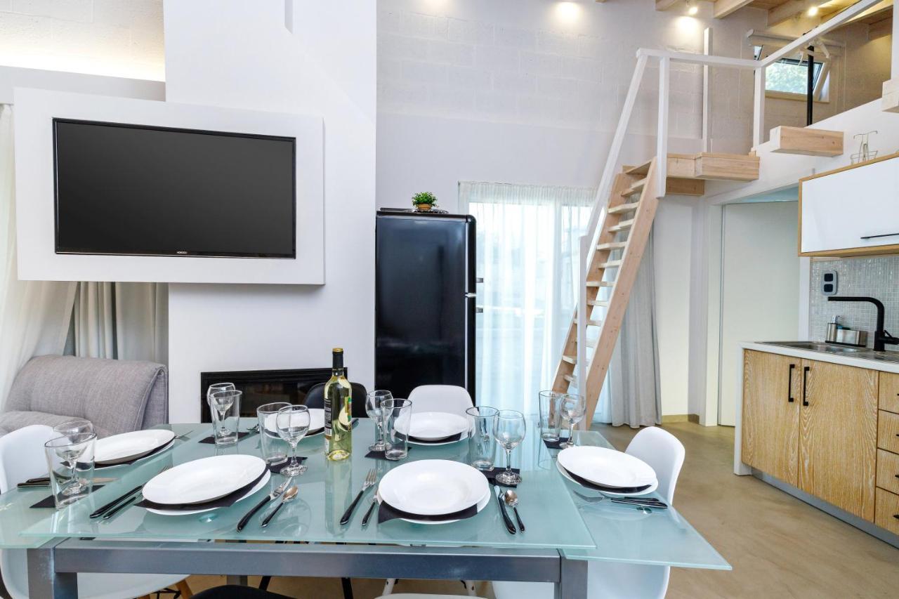 Apartment With Heated Private Pool And Bbq