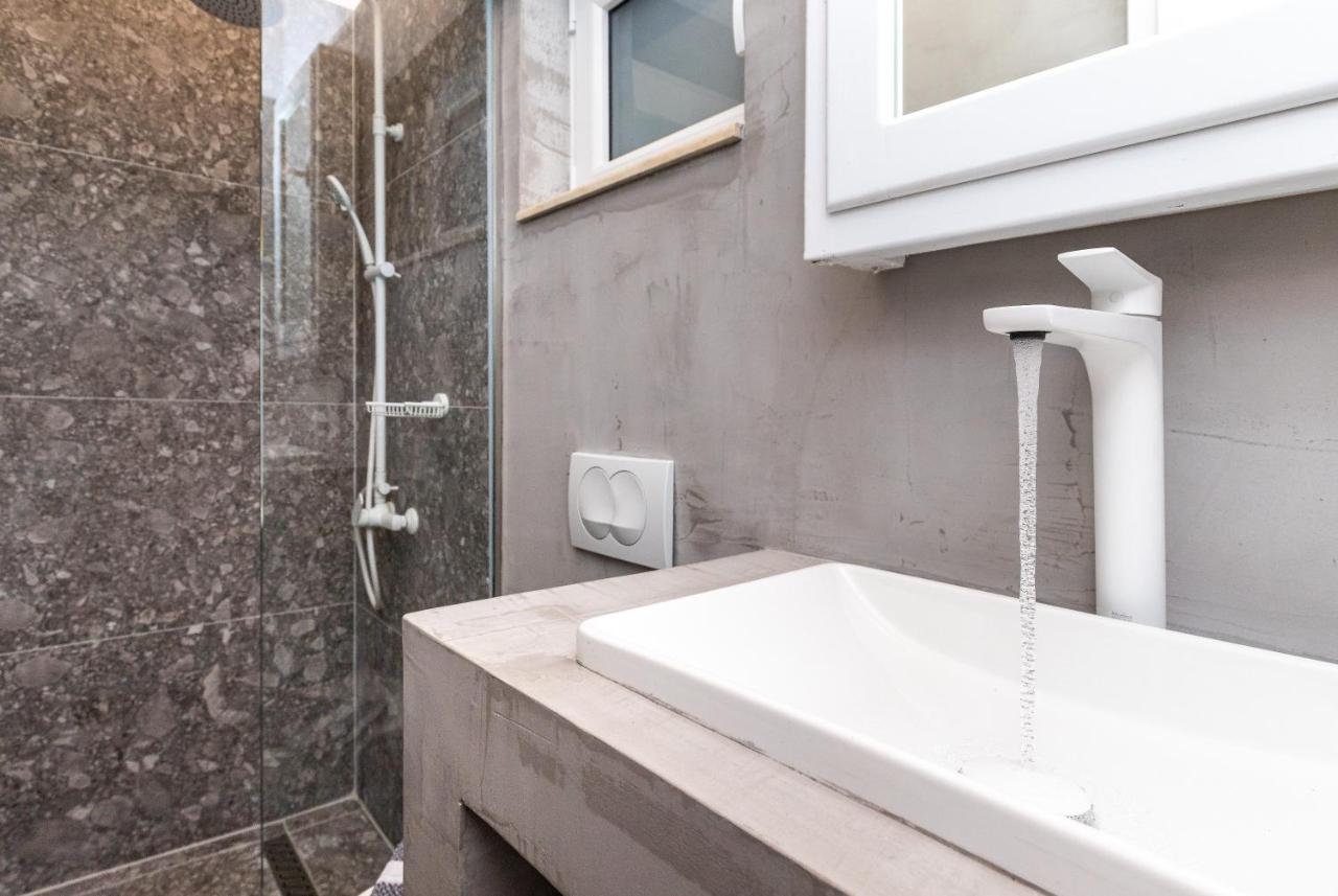 With Heated Private Pool And Bbq Apartment