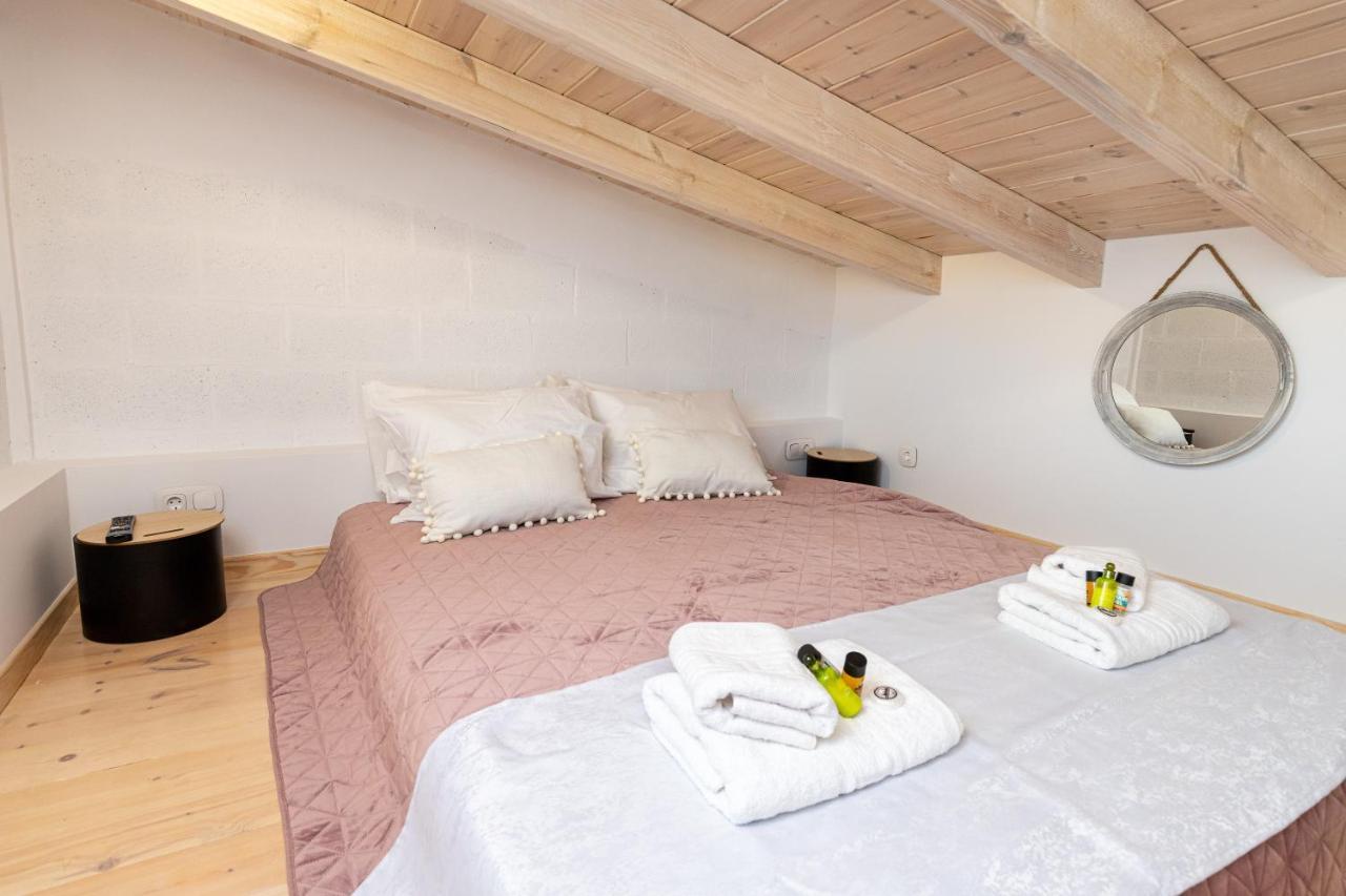 With Heated Private Pool And Bbq Apartment